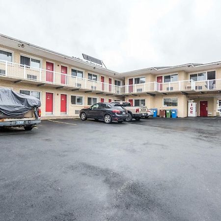 Lake City Motel Dartmouth エクステリア 写真