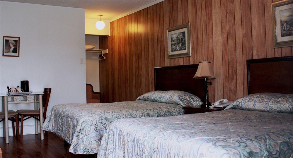 Lake City Motel Dartmouth エクステリア 写真