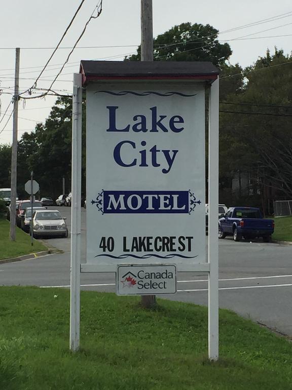 Lake City Motel Dartmouth エクステリア 写真