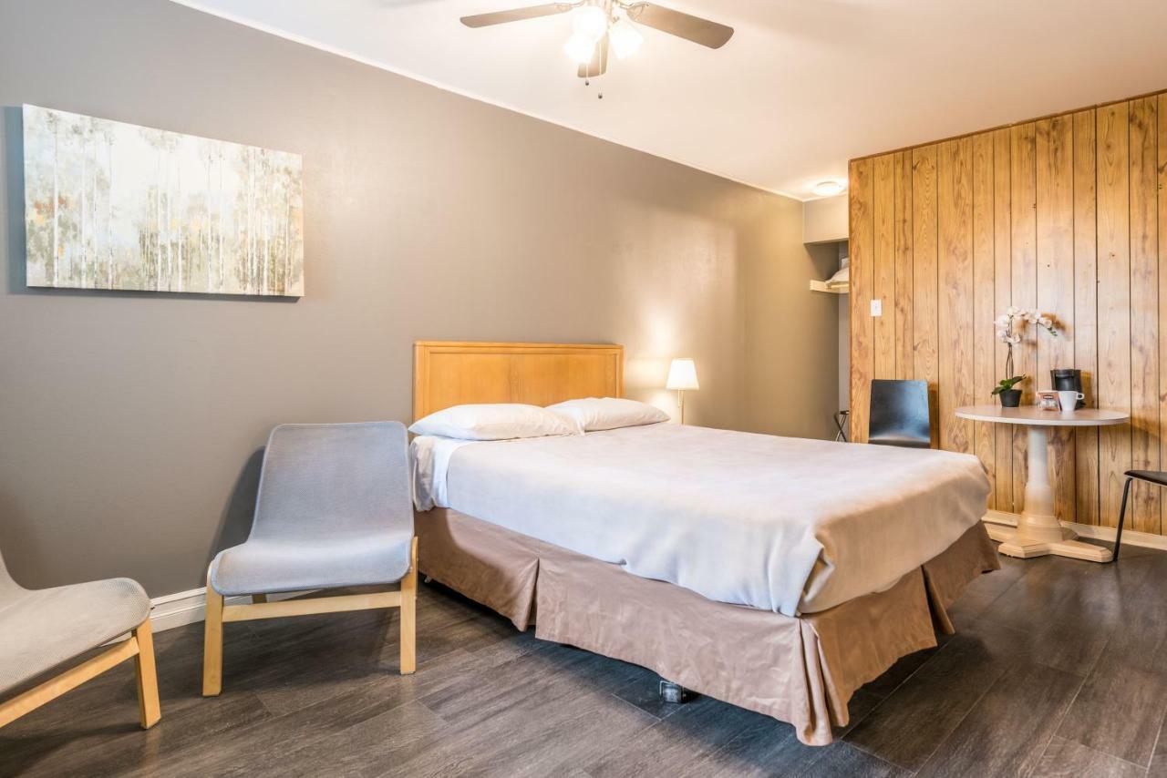 Lake City Motel Dartmouth エクステリア 写真