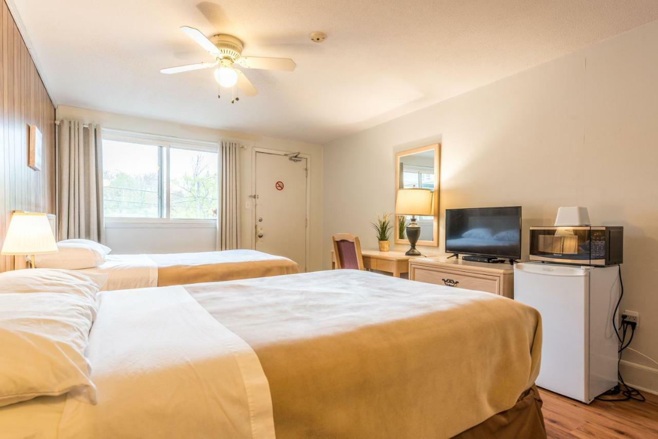 Lake City Motel Dartmouth エクステリア 写真